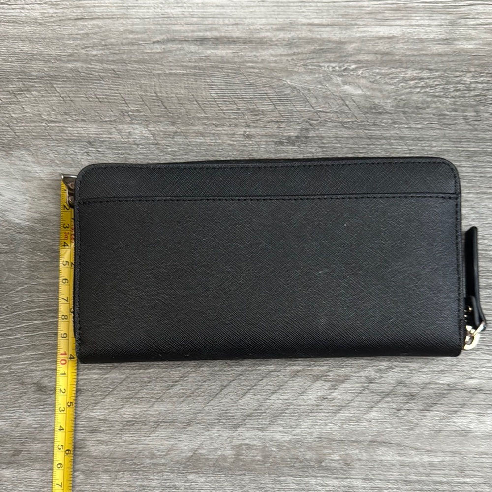 Kate Spade Blk&Gold Full Size Wallet w/Multiple Compartments and Card Holders - Picture 8 of 12